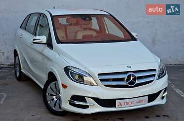 Хэтчбек Mercedes-Benz B-Class 2015 в 