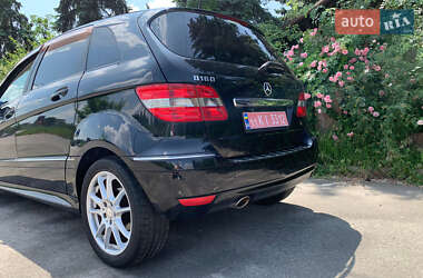 Хэтчбек Mercedes-Benz B-Class 2010 в 