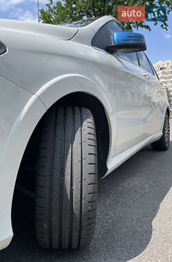 Хэтчбек Mercedes-Benz B-Class 2015 в 