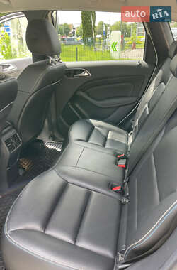Хэтчбек Mercedes-Benz B-Class 2015 в 
