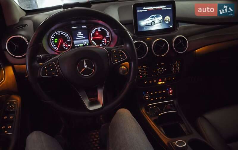 Хэтчбек Mercedes-Benz B-Class 2017 в Киеве
