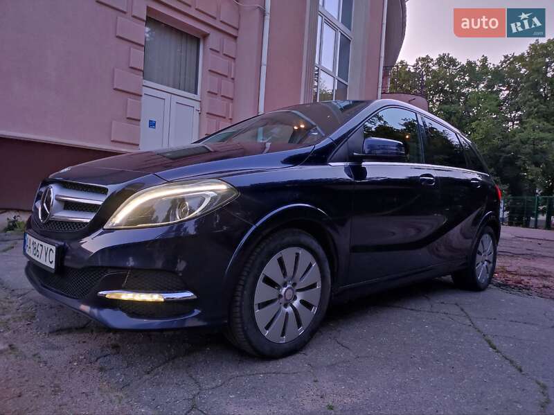 Хэтчбек Mercedes-Benz B-Class 2017 в Сумах