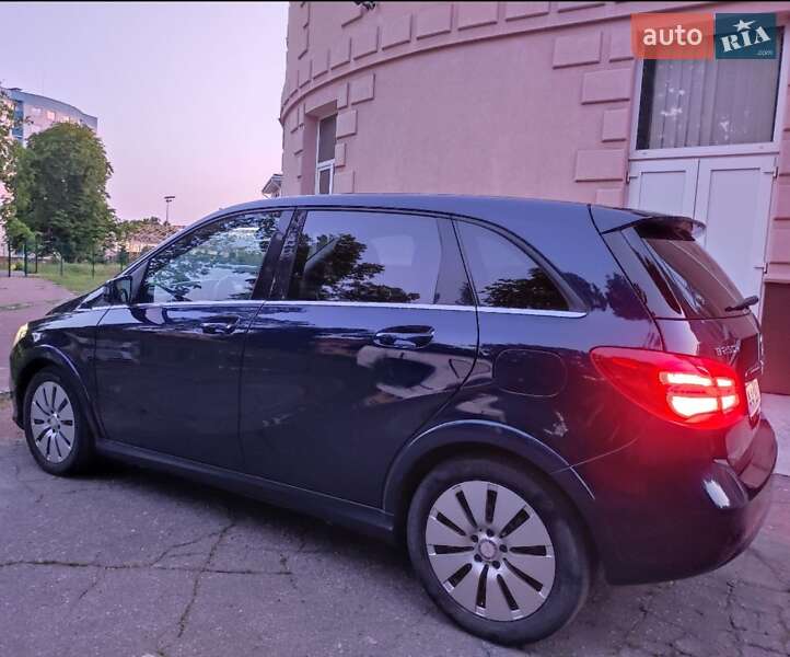 Хэтчбек Mercedes-Benz B-Class 2017 в Сумах