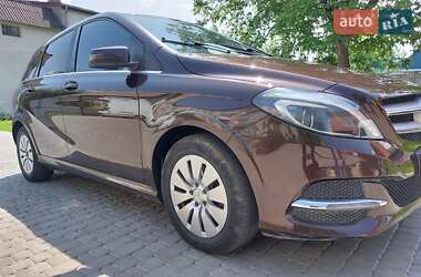 Хэтчбек Mercedes-Benz B-Class 2016 в 