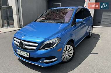Хэтчбек Mercedes-Benz B-Class 2015 в 