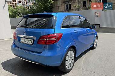 Хэтчбек Mercedes-Benz B-Class 2015 в 