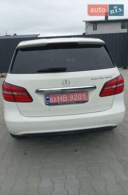 Хэтчбек Mercedes-Benz B-Class 2015 в 