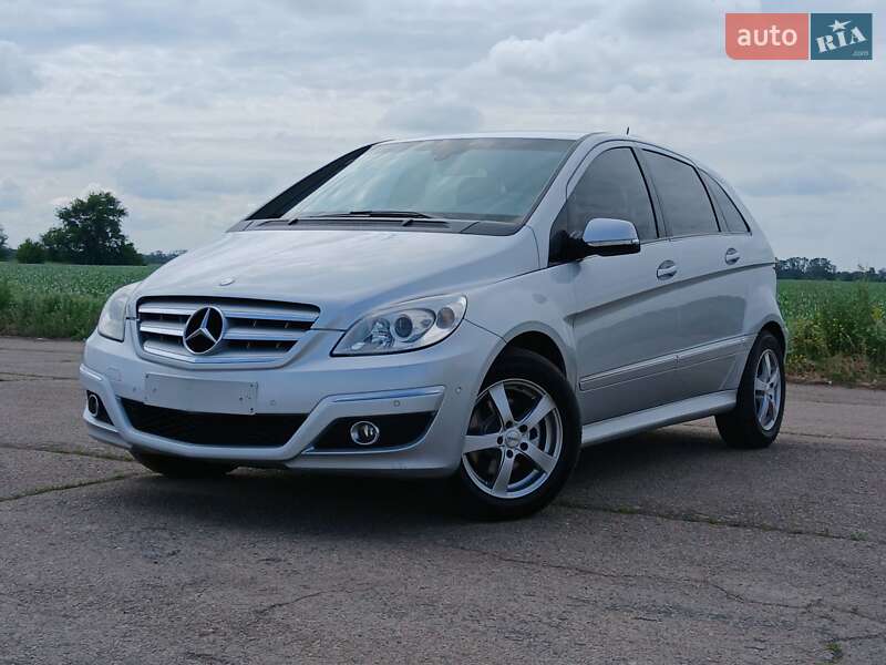 Хэтчбек Mercedes-Benz B-Class 2009 в 