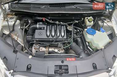 Хэтчбек Mercedes-Benz B-Class 2009 в 