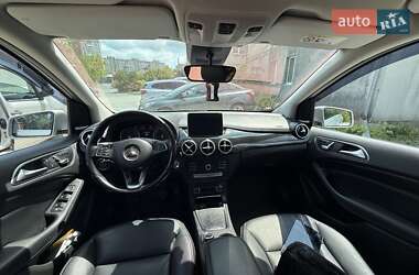 Хэтчбек Mercedes-Benz B-Class 2015 в 