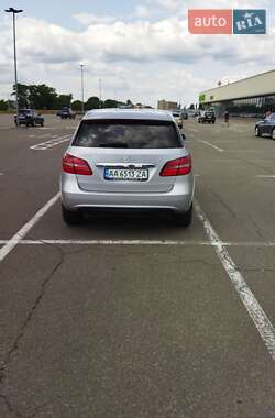 Хэтчбек Mercedes-Benz B-Class 2016 в 