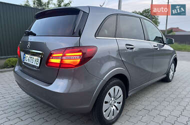 Хэтчбек Mercedes-Benz B-Class 2017 в 