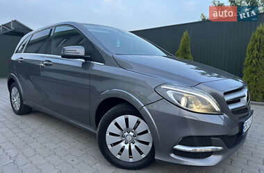 Хэтчбек Mercedes-Benz B-Class 2017 в 