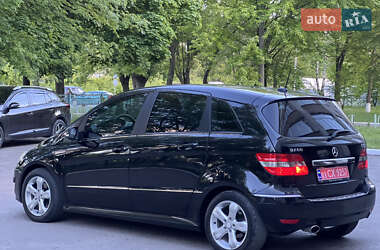 Хэтчбек Mercedes-Benz B-Class 2010 в 