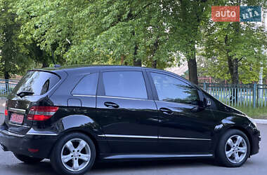 Хэтчбек Mercedes-Benz B-Class 2010 в 