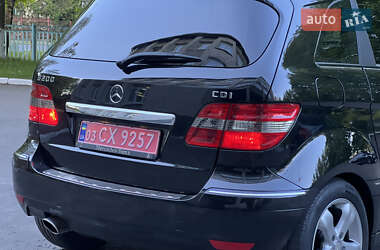 Хэтчбек Mercedes-Benz B-Class 2010 в 