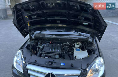 Хэтчбек Mercedes-Benz B-Class 2010 в 