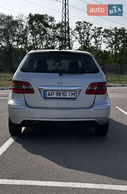 Хэтчбек Mercedes-Benz B-Class 2009 в 