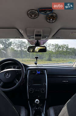 Хэтчбек Mercedes-Benz B-Class 2009 в 