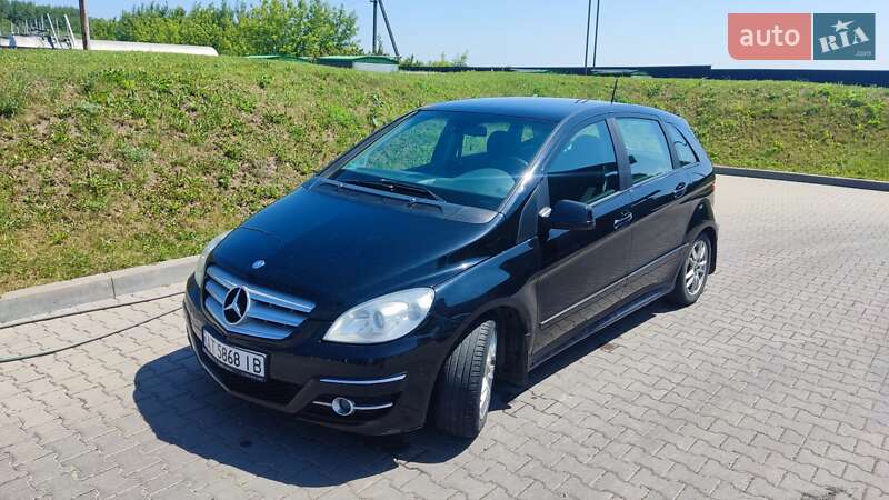 Хэтчбек Mercedes-Benz B-Class 2009 в 