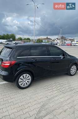 Хэтчбек Mercedes-Benz B-Class 2017 в 