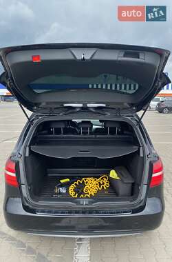 Хэтчбек Mercedes-Benz B-Class 2017 в 