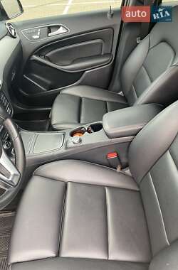 Хэтчбек Mercedes-Benz B-Class 2017 в 