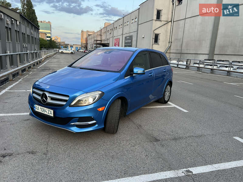 Хэтчбек Mercedes-Benz B-Class 2014 в 