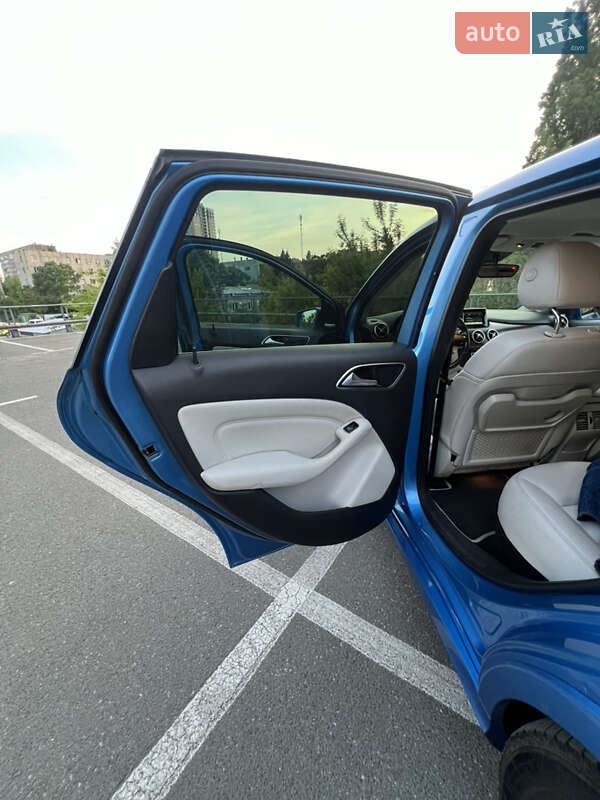 Хэтчбек Mercedes-Benz B-Class 2014 в Киеве