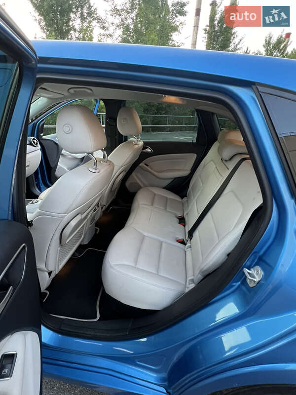 Хэтчбек Mercedes-Benz B-Class 2014 в Киеве