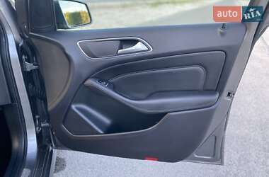 Хэтчбек Mercedes-Benz B-Class 2017 в 