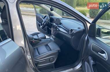 Хэтчбек Mercedes-Benz B-Class 2017 в 