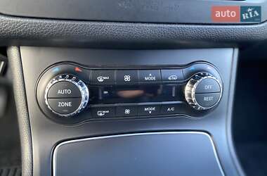 Хэтчбек Mercedes-Benz B-Class 2017 в 