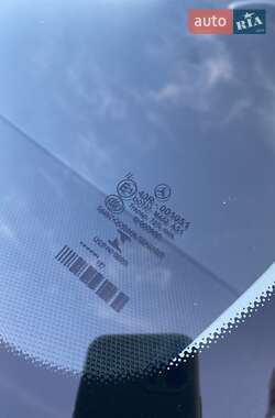 Хэтчбек Mercedes-Benz B-Class 2017 в 