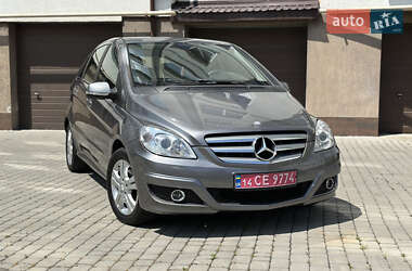 Хэтчбек Mercedes-Benz B-Class 2010 в 