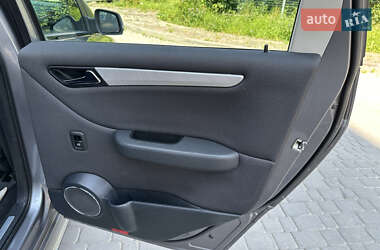 Хэтчбек Mercedes-Benz B-Class 2010 в 