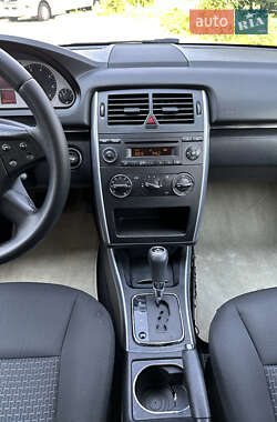 Хэтчбек Mercedes-Benz B-Class 2010 в 