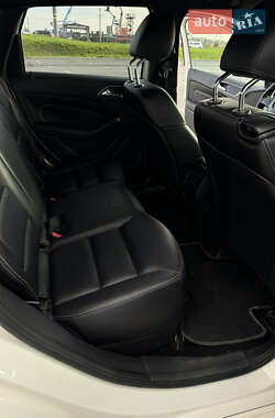 Хэтчбек Mercedes-Benz B-Class 2015 в 