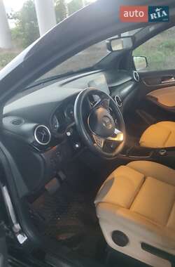 Хэтчбек Mercedes-Benz B-Class 2016 в 