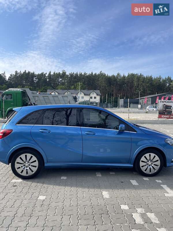 Хэтчбек Mercedes-Benz B-Class 2016 в Львове