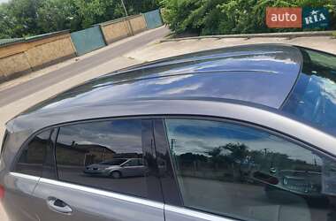 Хэтчбек Mercedes-Benz B-Class 2015 в 