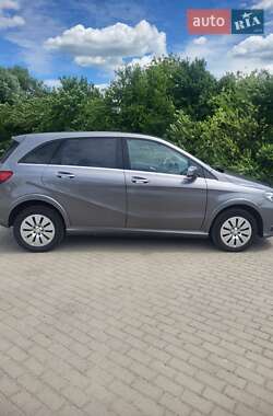 Хэтчбек Mercedes-Benz B-Class 2015 в 