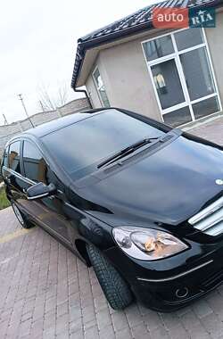 Хэтчбек Mercedes-Benz B-Class 2009 в 