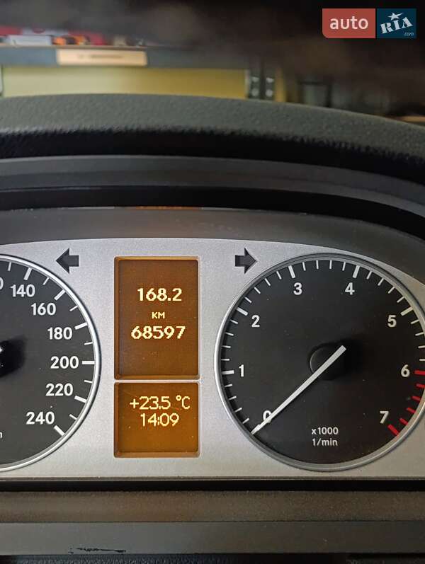 Хэтчбек Mercedes-Benz B-Class 2010 в Вольногорске