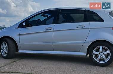 Хэтчбек Mercedes-Benz B-Class 2009 в 