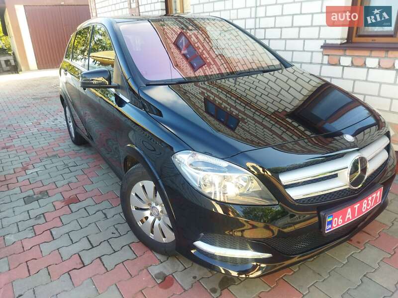 Хэтчбек Mercedes-Benz B-Class 2015 в 