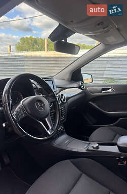 Хэтчбек Mercedes-Benz B-Class 2012 в 