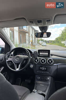 Хэтчбек Mercedes-Benz B-Class 2012 в 