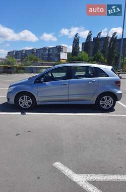 Хэтчбек Mercedes-Benz B-Class 2011 в 
