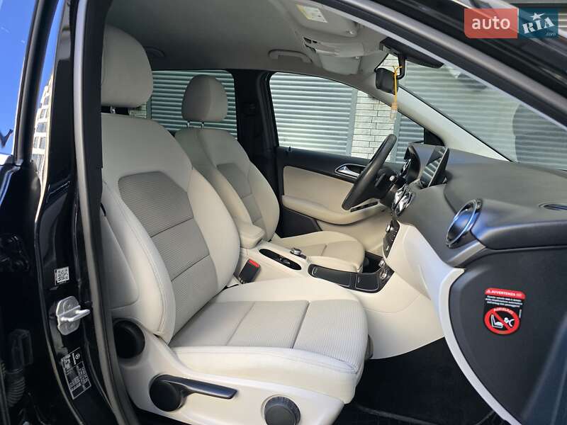 Хэтчбек Mercedes-Benz B-Class 2016 в Хмельницком